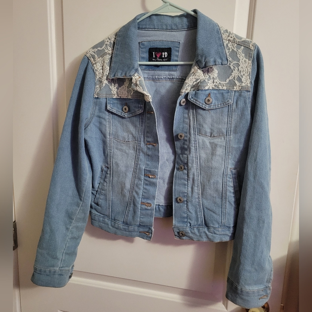 Juniors Size Med Jean Jacket With White Lafe On Shoulders